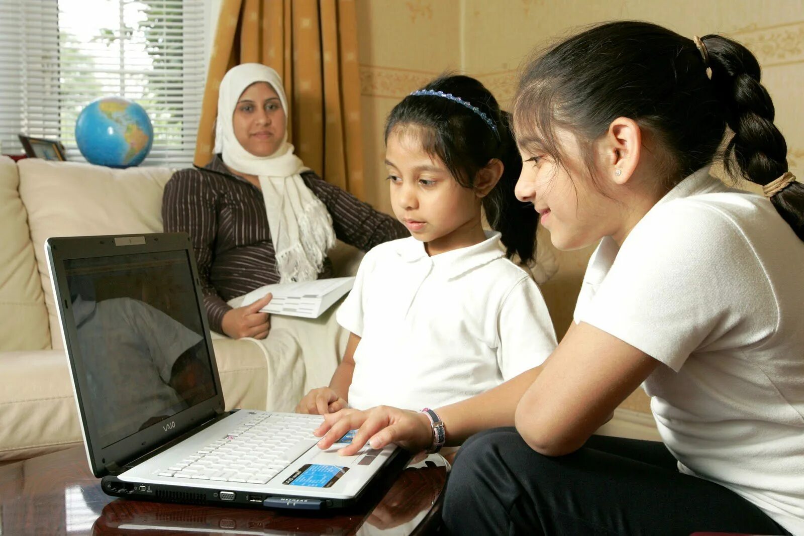 Anak. Индонезия язык. Anak anak blogspot. Anak. Gaykids мальчика филиппины.