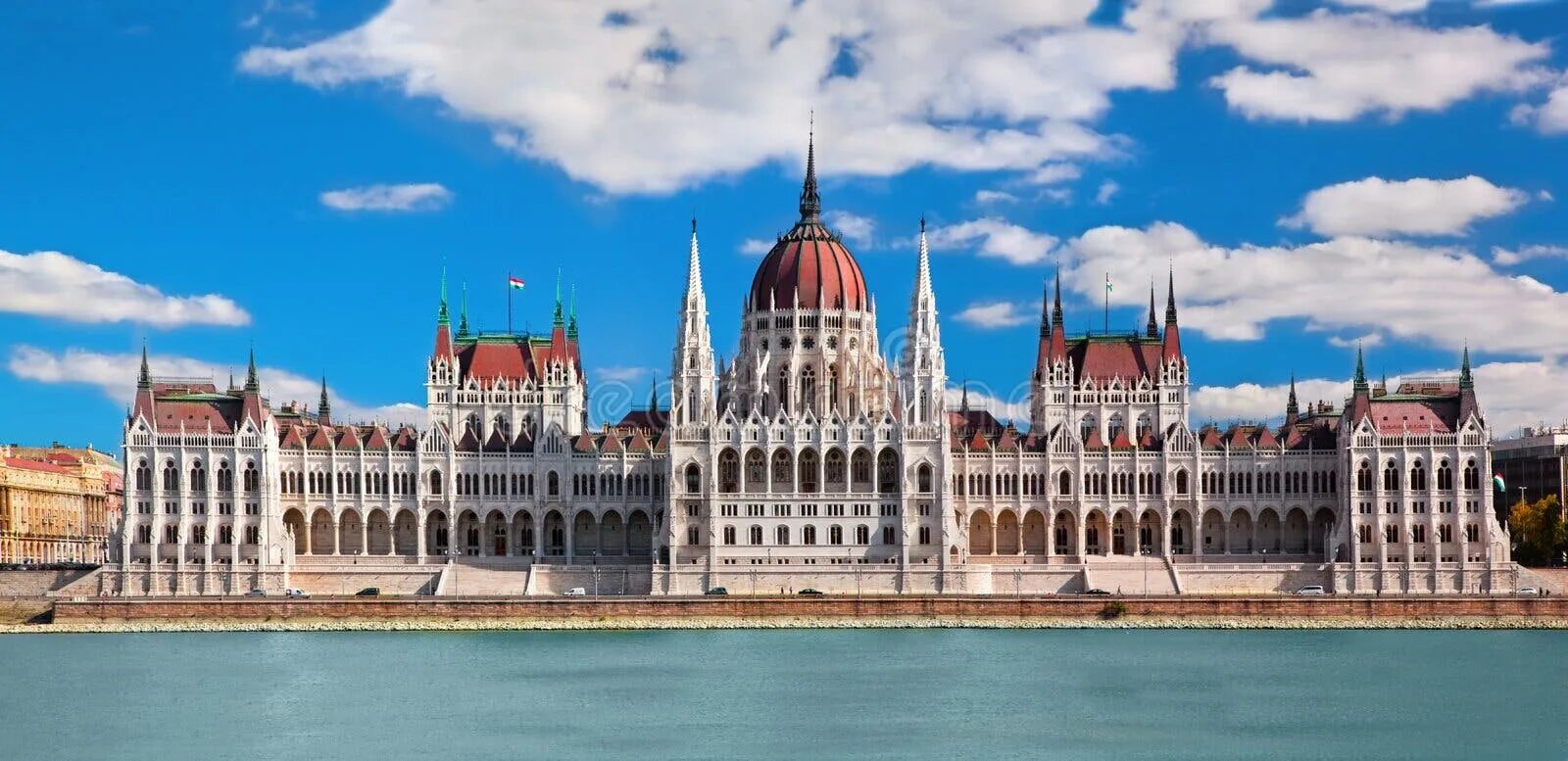 Здание венгерского парламента фото