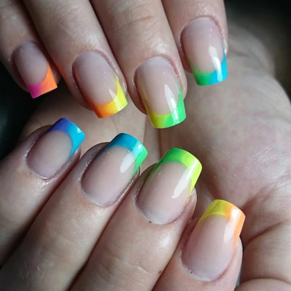 маникюр на квадратные ногти френч цветной. цветной френч квадрат. маникюр на квадратные ногти френч цветной. радужный френч на ногтях квадрат. маникюр разноцветный френч.