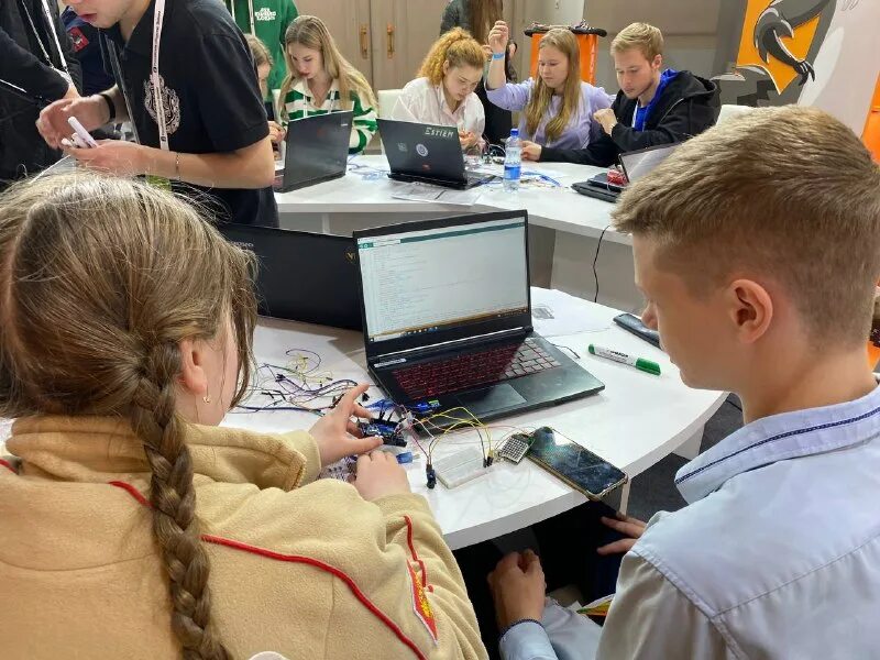 роботоцентр мгту. антонов владислав валерьевич тверь. робототехника бауманка. мастер класс робототехника. робототехника наука.