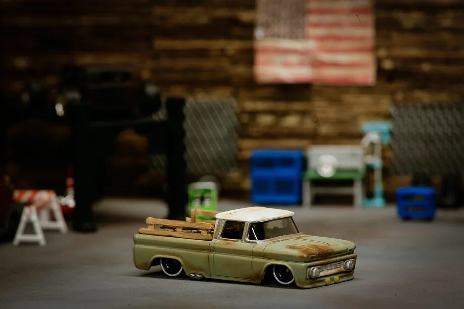 крутые игрушечные машинки. моделька ваз 2106. тюнинг игрушечных машинок. игрушечная шестерка. интересный тюнинг игрушечных машин.