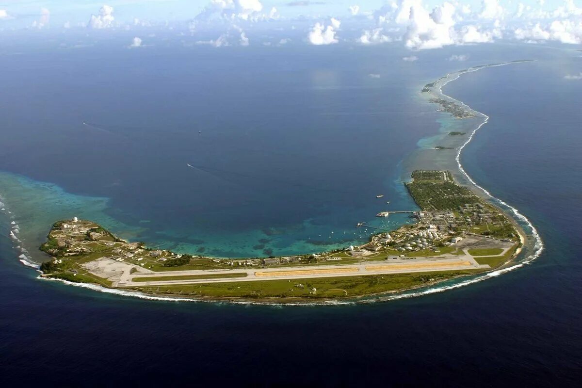 Атолл на Маршалловых островах. Маджуро Маршалловы острова. Ebeye Island Маршалловы острова. Атолл Маджуро. Маленький остров страны