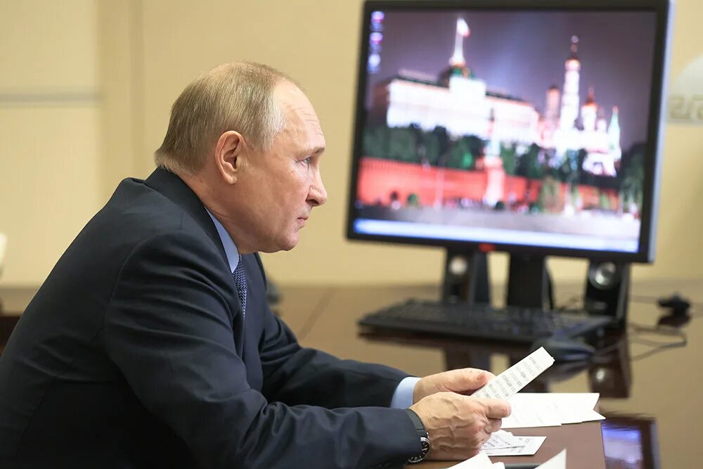 Правительство приватизировало. Продал родину. Правительство приватизировало. Правительство приватизировало. Правительство приватизировало.