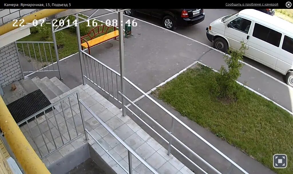 Камеры над подъездами. Видеонаблюдение в подъезде. Камера видеонаблюдения в подъезд. Видеокамера в подъезде. Камера на лестничную площадку.