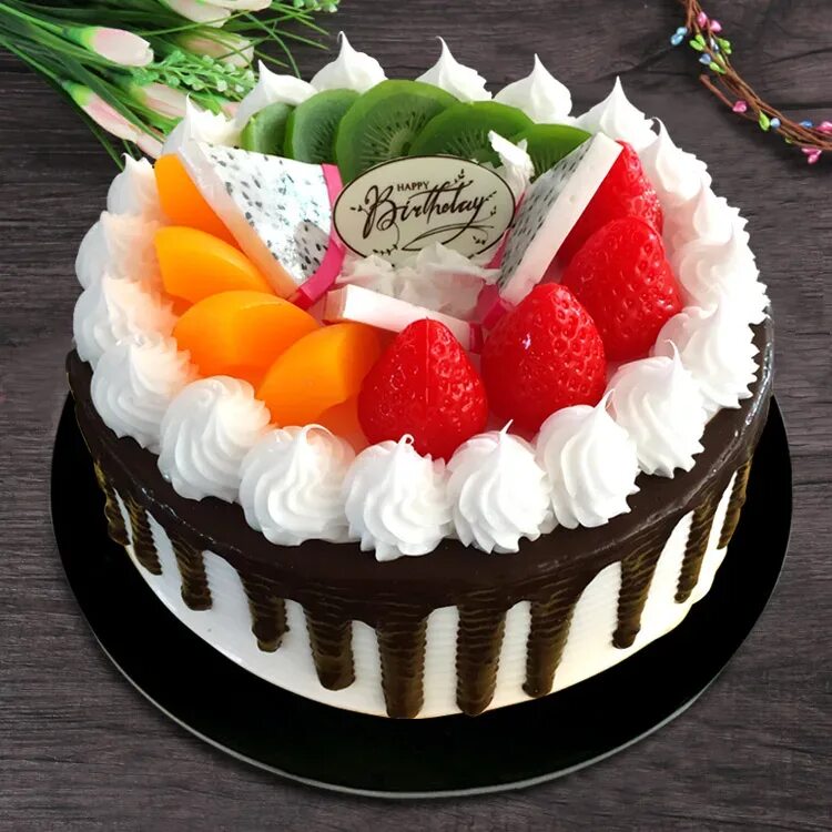 Торты на работу на день рождения. Торт с днем рождения!. Красивые торты на день рождения. Торт с фруктами. Красивое украшение торта.