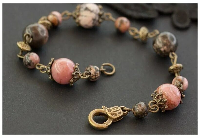 Tous браслет родонит и кварцит. родонит браслет. родонит и нефрит браслет. браслет из галтовки родонит. родонит и нефрит браслет.