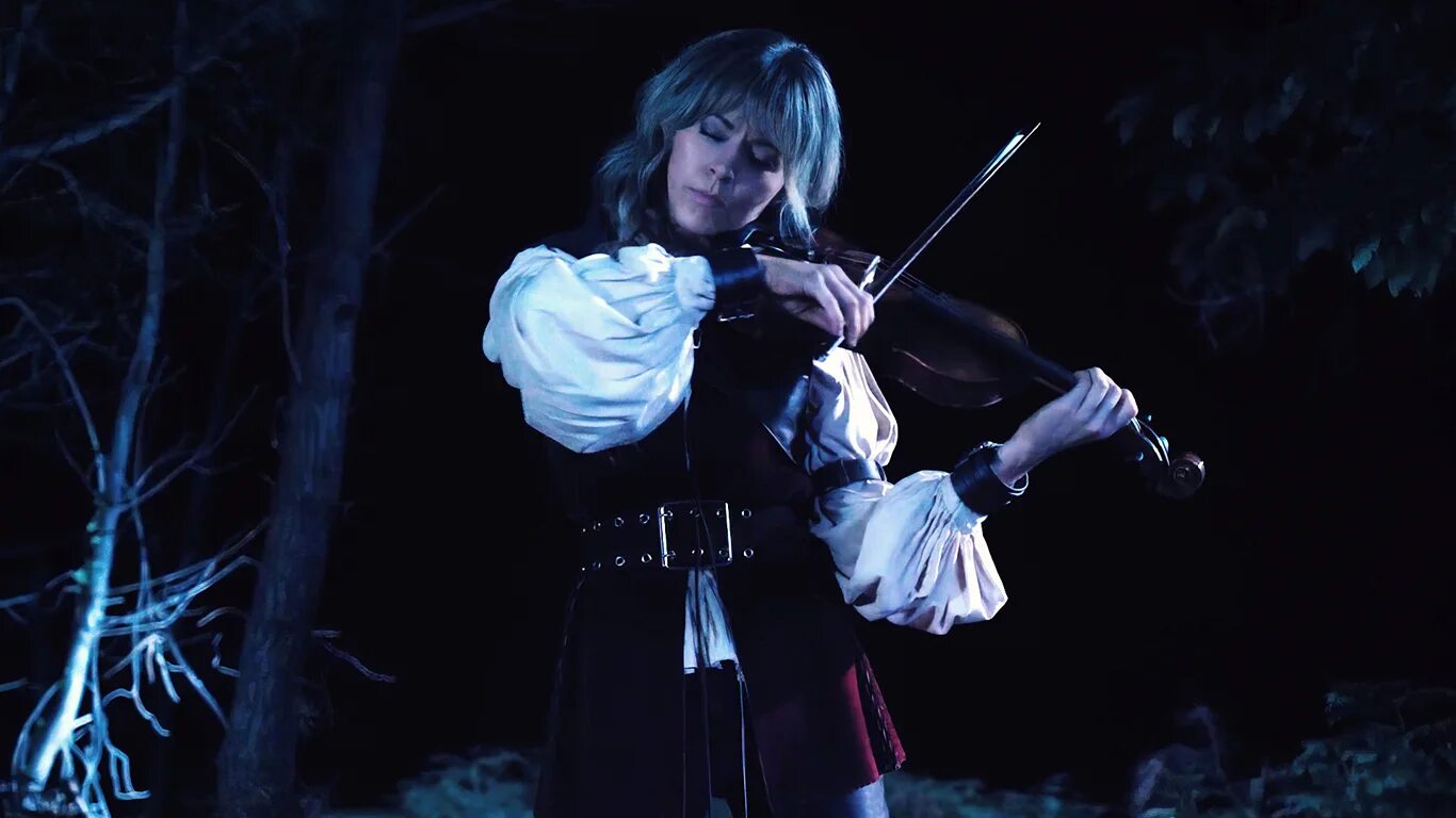 Шаман певец реквием слушать. Линдси Стирлинг Snow Waltz. Lindsey Stirling - Snow Waltz. Lindsey Stirling 2022 альбом Snow Waltz. Линдси Стирлинг 2022.