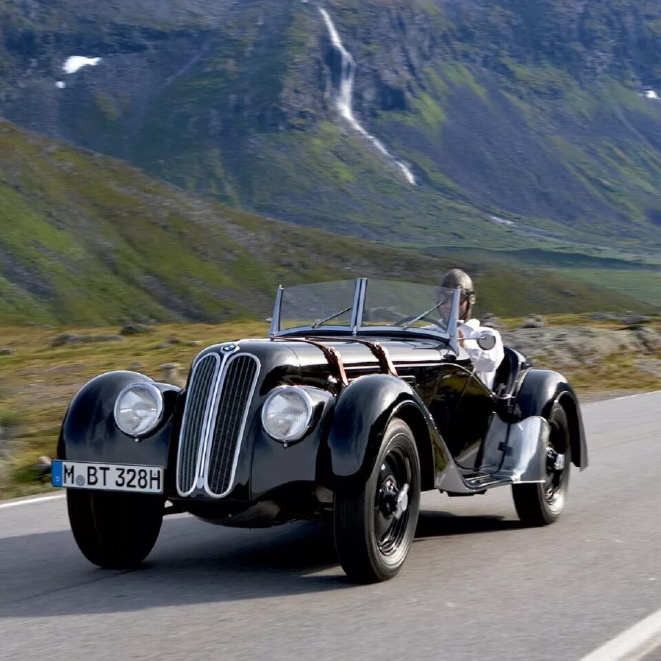 Старый человек. Кузов форд мустанг 1969. Долгожитель нану шаова. Mercedes-benz 300sl. Субару 1968.