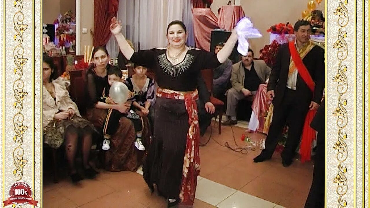 Цыганские танцы на свадьбах. Танец цыганочка на свадьбе. Цыганские молдавские свадьбы. Цыгане танцуют на свадьбе. Танцы цыган на свадьбах.