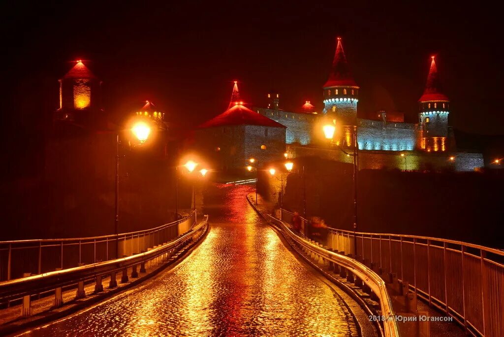 Золотая дорога. Дорога в золотой город. Средневековье фон дорога. Gold Road. Golden roads