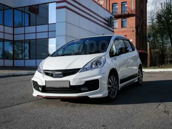 Honda Fit 2012 1.5 гибридный. Honda Fit RS 2012. Хонда фит 1.5 RS. 2012 Fit 1.5 RS.