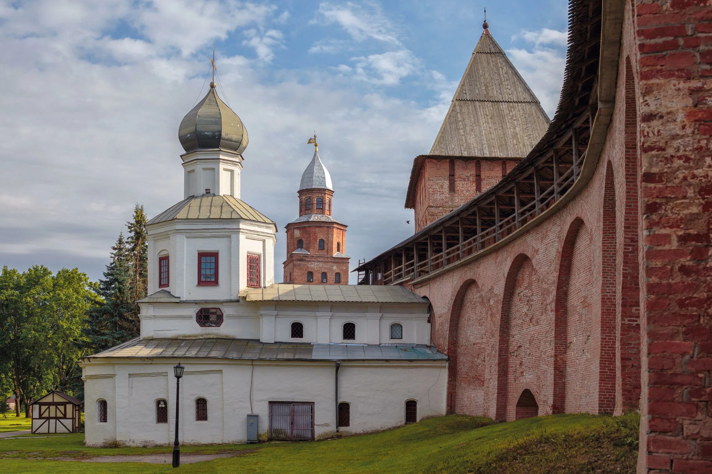 Ий новгород. Новгородский Детинец Великий Новгород. Новгородский Кремль Детинец. Кремль Детинец в Великом Новгороде. Великийновогорд Кремль.