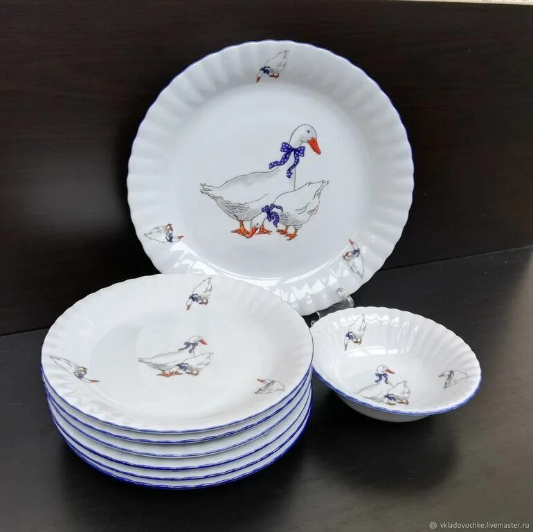 Фарфоровые тарелки гуси cmielow 24 см. Тарелки с гусями. Тарелки с гусями. Moritz zdekauer посуда фарфоровая. Тарелка гуси польша cmielow.