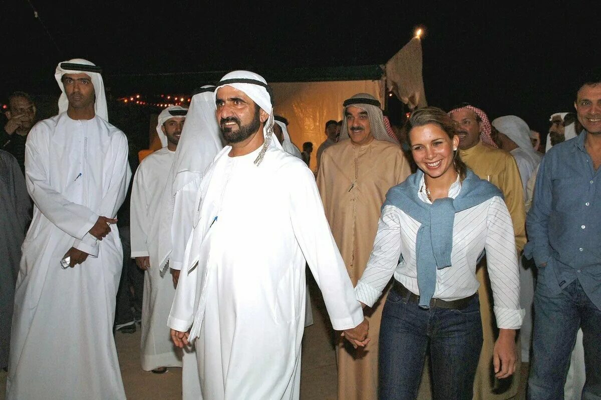 Принцесса Хайя жена шейха Дубаи. Шейх Аль Мактум Дубай. Принц Саудовской Аравии Хамдан. Шейха шейха бинт Саид Бин Саид Аль-Мактум. Читать полностью развод в плену у шейха