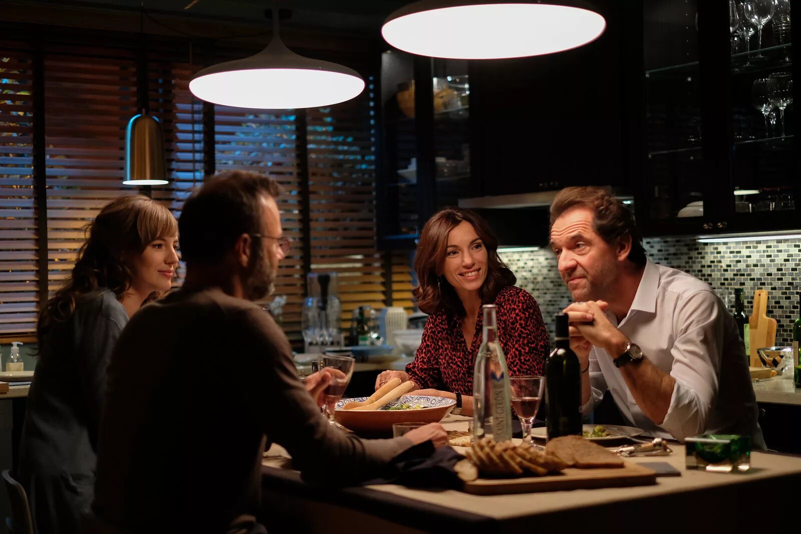 Хейли хадсон чумовая пятница. Комедия обмен телами. Роб шнайдер цыпочка. Комедия цыпочка 2002. Комедия цыпочка 2002.