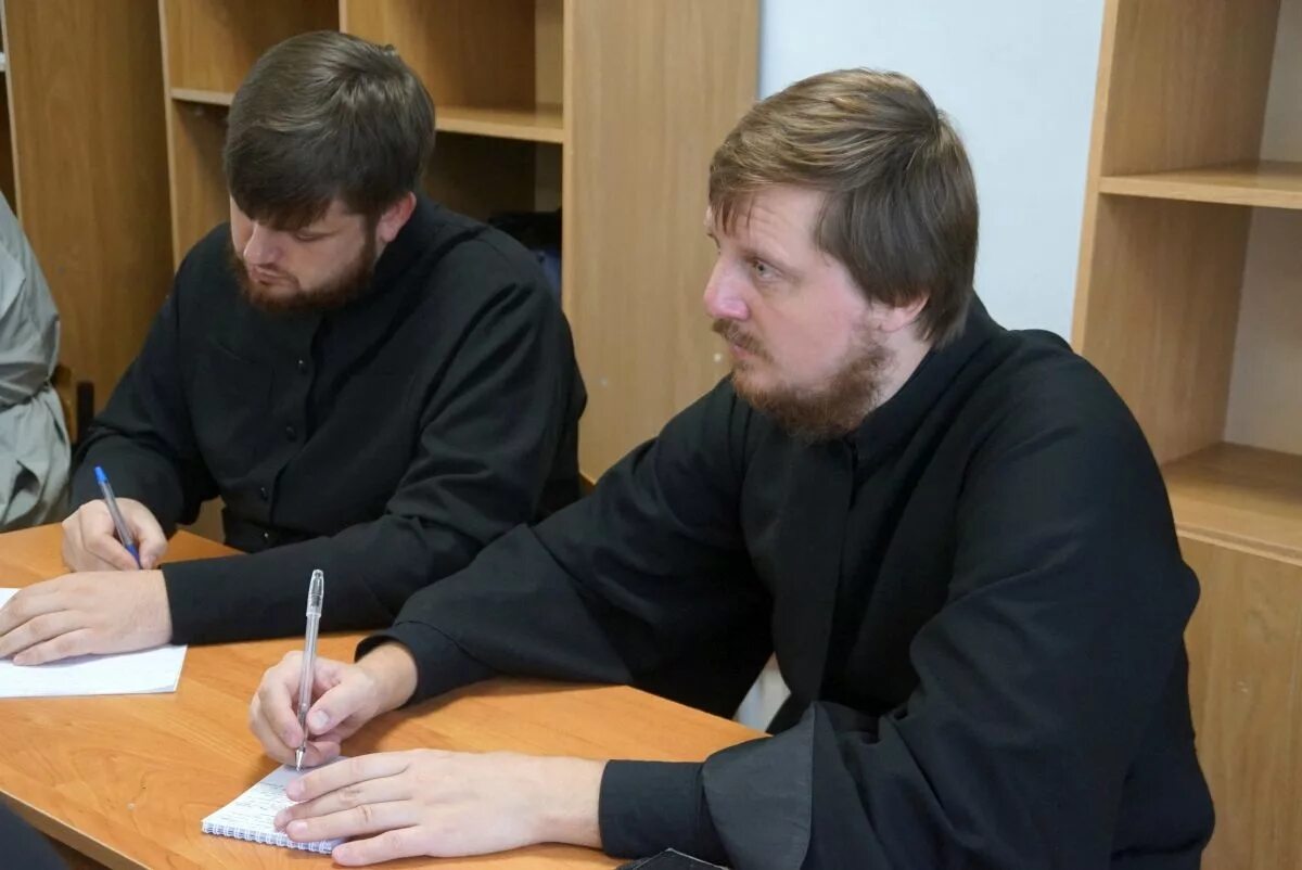 Учиться на священника. Рязанская духовная семинария. обучение на священника. учёба на священника. высшее образование священника.