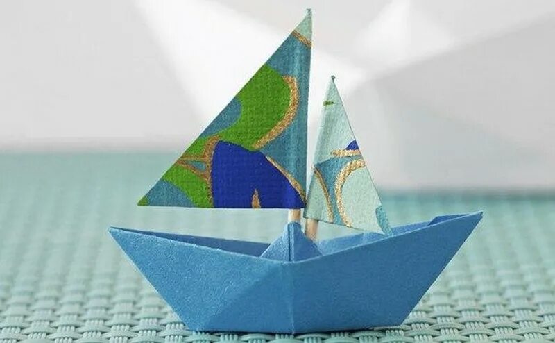 Бумажный кораблик читать. Оригами Фрегат кораблик. Технология оригами кораблик. Оригами кораблик парусник. Оригами кораблик с парусом.