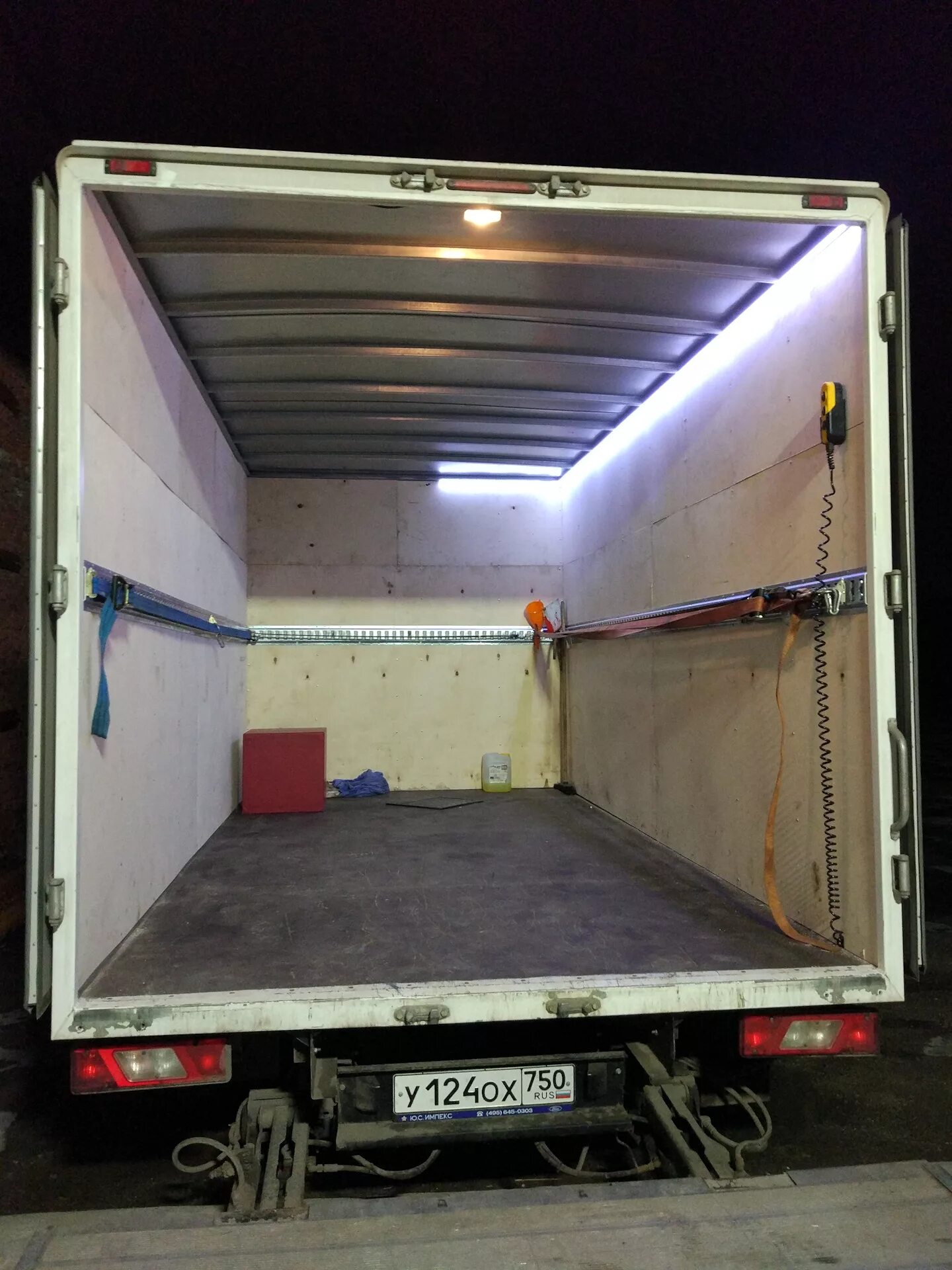 Термобудка на газель своими руками. Крепеж груза ford transit. свет в фургоне газель некст. крепеж будки газель. форд транзит будка на 8 паллет.