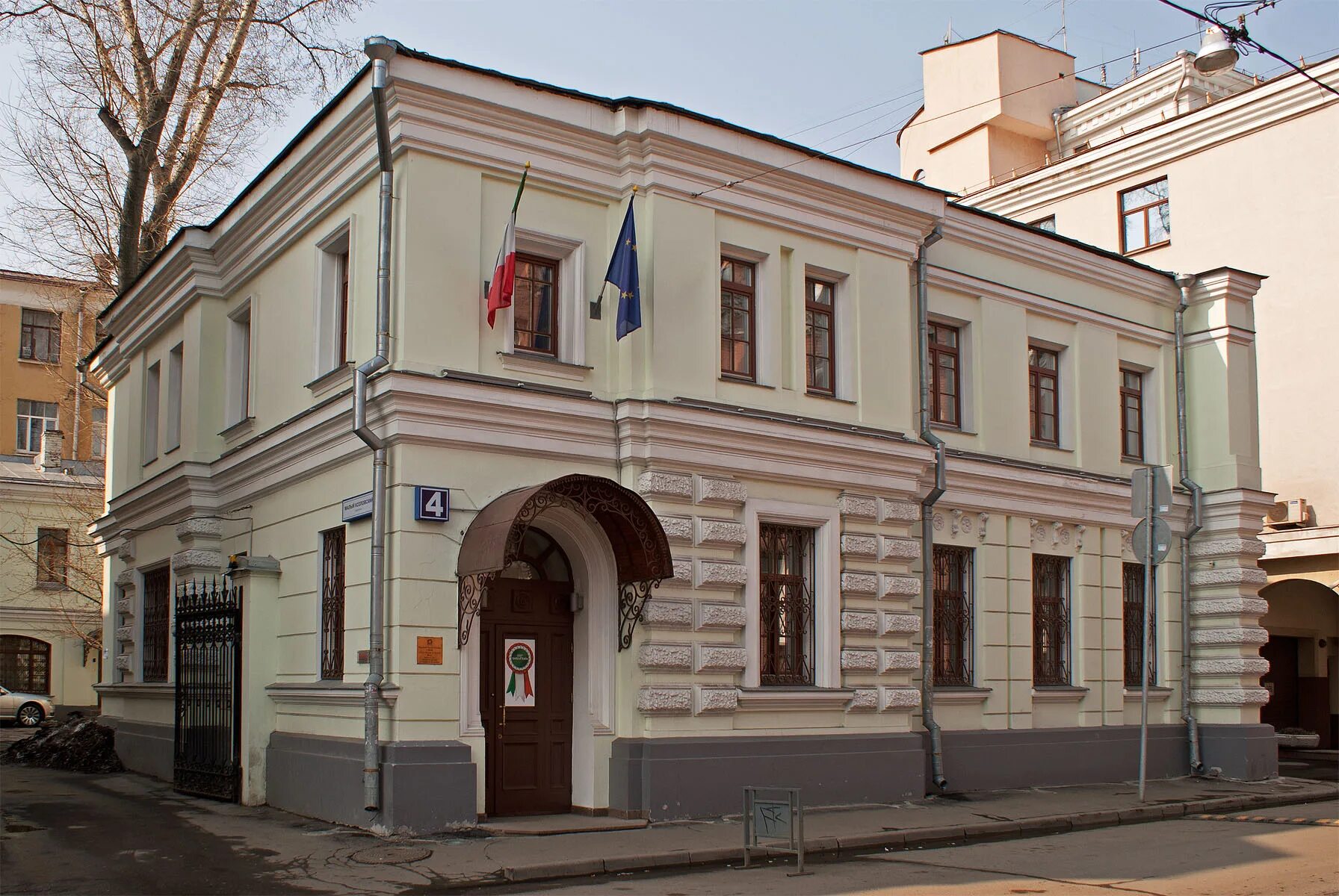 Московский дворянский институт 19 век. Заречье казань красные ворота. Запасной дворец у красных ворот в москве. Красные ворота институт. Красные ворота институт.