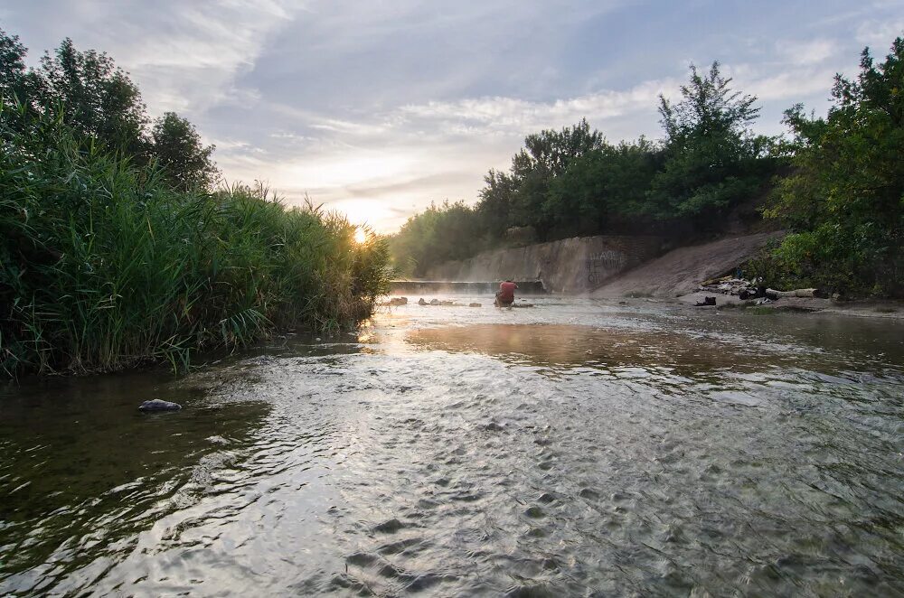 Зуевка днр. Зуевка водослив. П. Зуевка Донецкая область. Зуевка Кировская область парк. Зуевка речка.