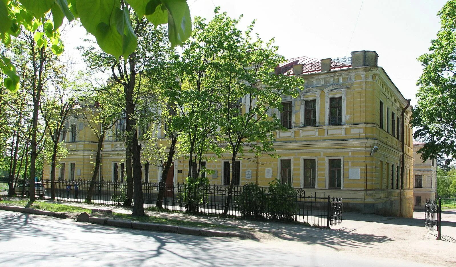 Школа 2 гатчина. Школа 2 гатчина аэродром. Сош 7 гатчина. Сош гатчина. Школа 2 гатчина.