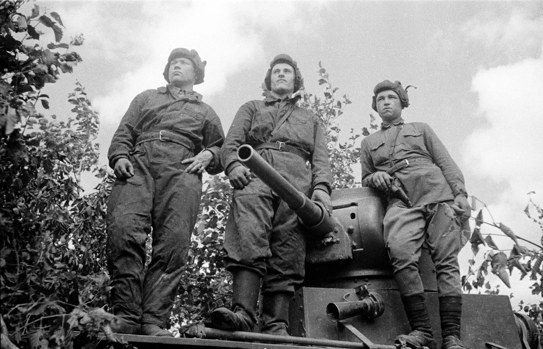 Песни три танкиста. Три танкиста картинки. Три танкиста плюс. 3 танкиста 3 веселых друга. Три танкиста три веселых друга.