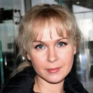 Latina Veronika Vega uxlab yotganida, men uning ogziga qolimni tiqib, keyin uni sikdim )))