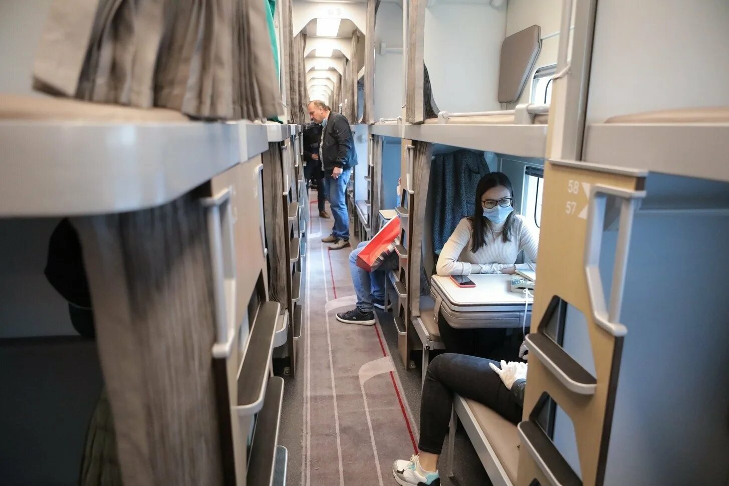 Вагон плацкарт ржд 2022. Вагон плацкарт ржд 2022. Как выглядит новый поезд. Вагон ржд купе 2023. Как выглядит новый поезд.