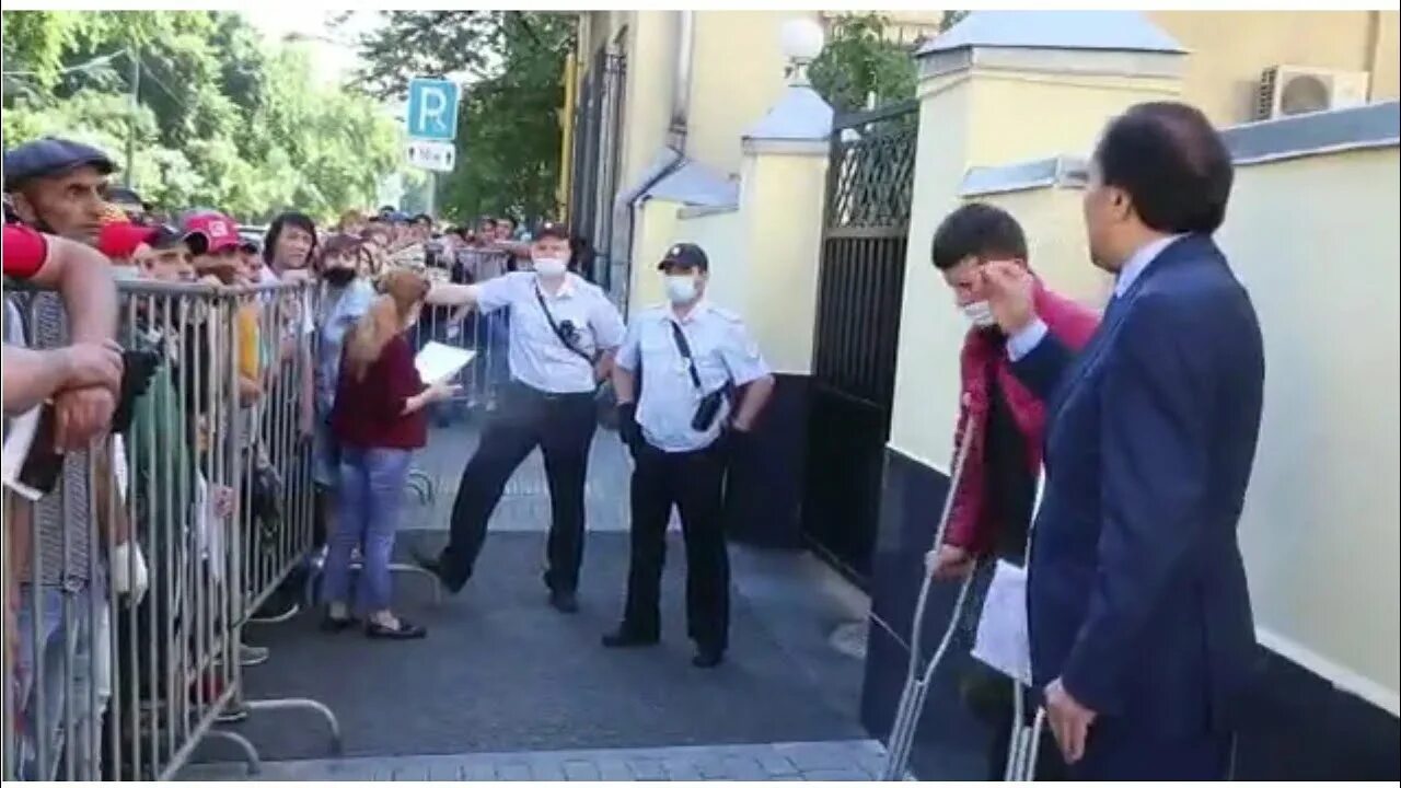 Консул Таджикистана в Москве. Таджикское посольство в Москве. Посольство Узбекистана в Душанбе. Посольство России в Таджикистане. Таджикское посольство