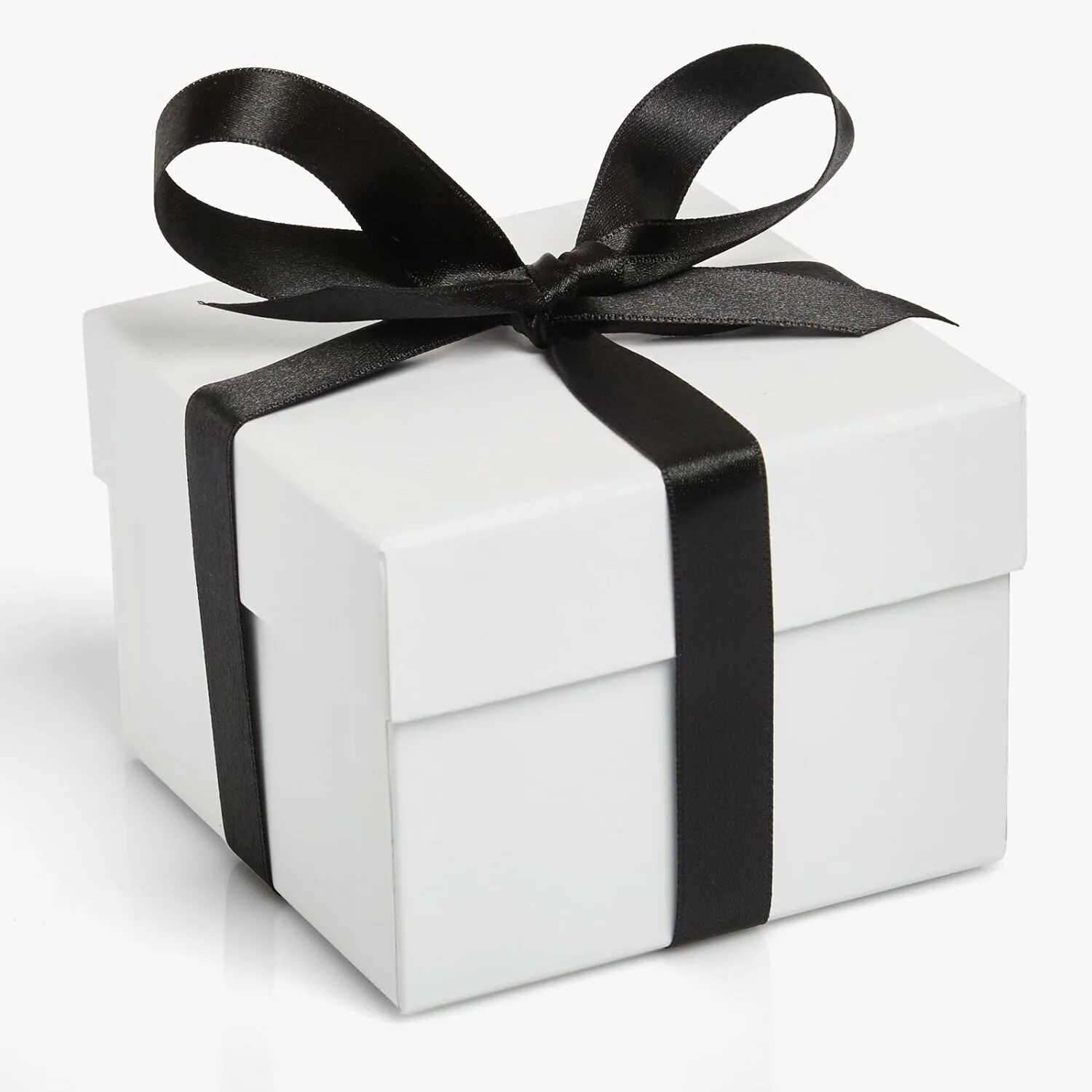 Подарочная коробка. Коробка для подарка. Подарочная коробка черно белая. Подарочная коробка на белом фоне. Подарок черного цвета