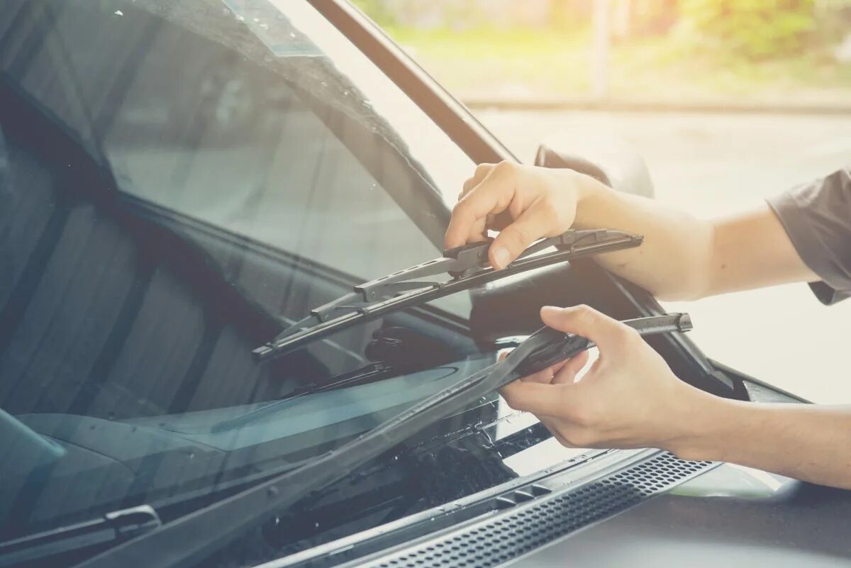 You your car here. Стеклоочиститель автомобильный. Дворники на авто. Автомобильные щетки стеклоочистителя. Щетка стеклоочистителя лобового стекла.