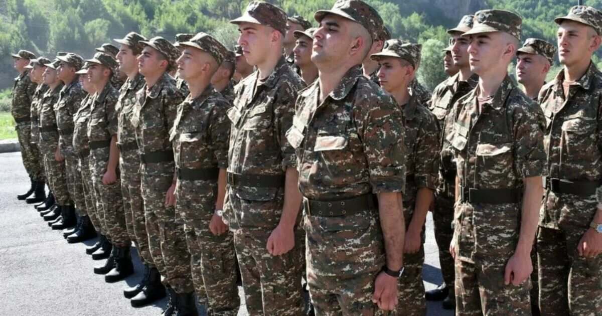 Армия Армении 2020. Офицеры вс Армении. Форма армии Армении. Офицер армянской армии.
