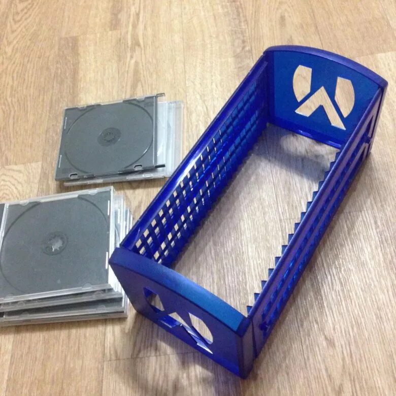 Держатель для компакт дисков. Стойка для cd дисков пластиковая. Stackable clear plastic cd holder - holds 30 standard cd стойки для cd дисков. Подставка для дисков 21 сd sound box cd-21mt, черная. Бокс для blu-ray дисков hama.