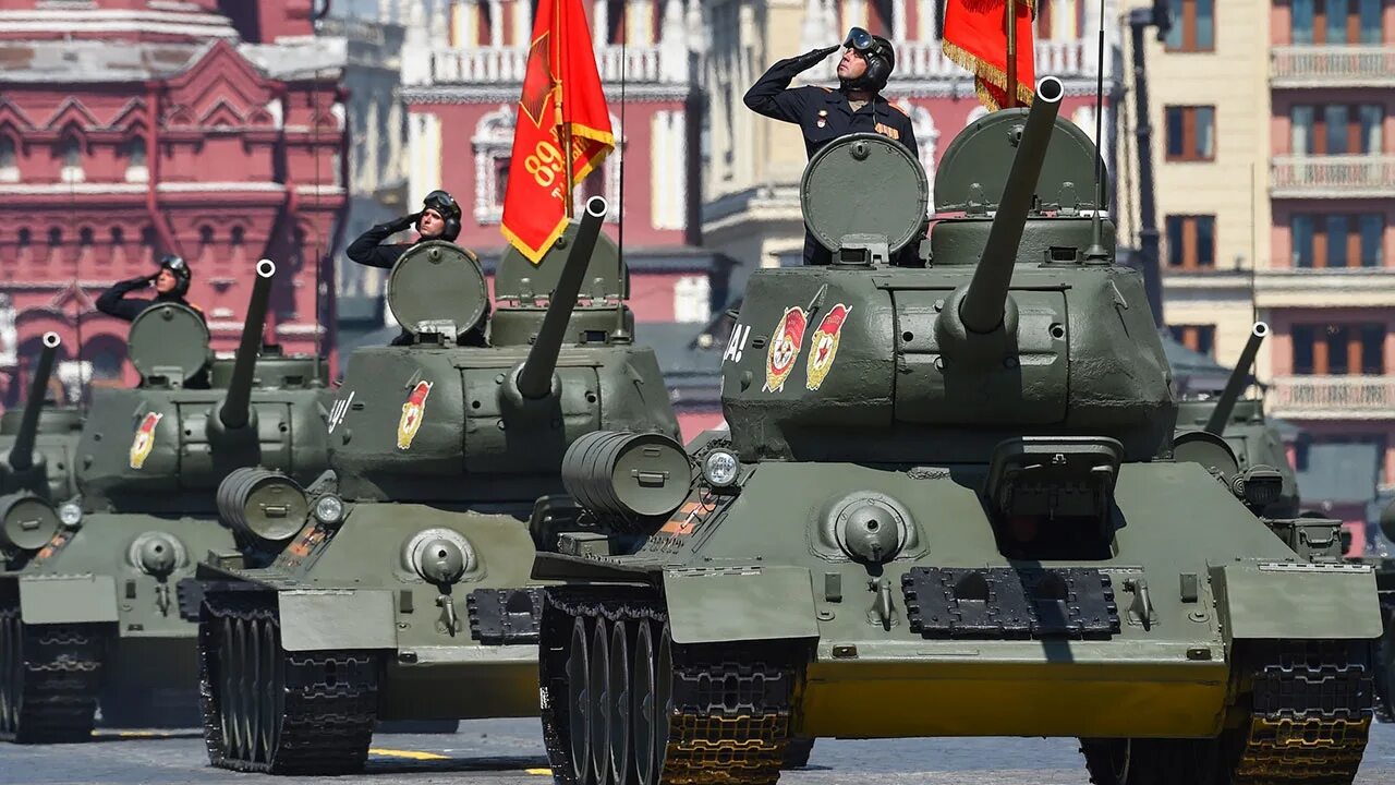 Казань музей парк победы. Танк т-34 парад победы 1945. Танк т-34 в кемерово. Танки техника победы. Т-34 на параде победы в москве.