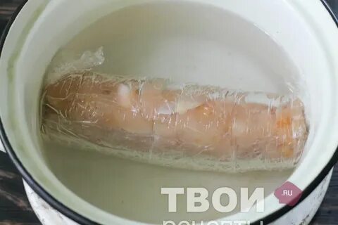 Рулет из курицы в кастрюле