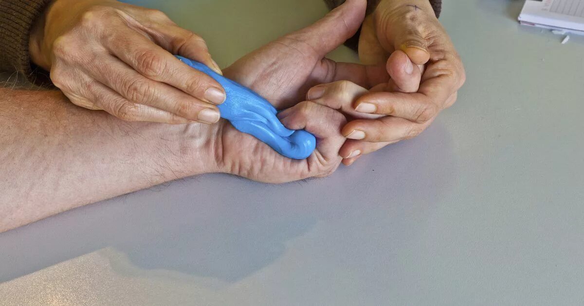 Ультразвуковой фонофорез физиотерапия. Электростимуляция в физиотерапии. Электрофорез на кисти рук. Физиотерапия рук. Физиопроцедуры (уфо, увч).