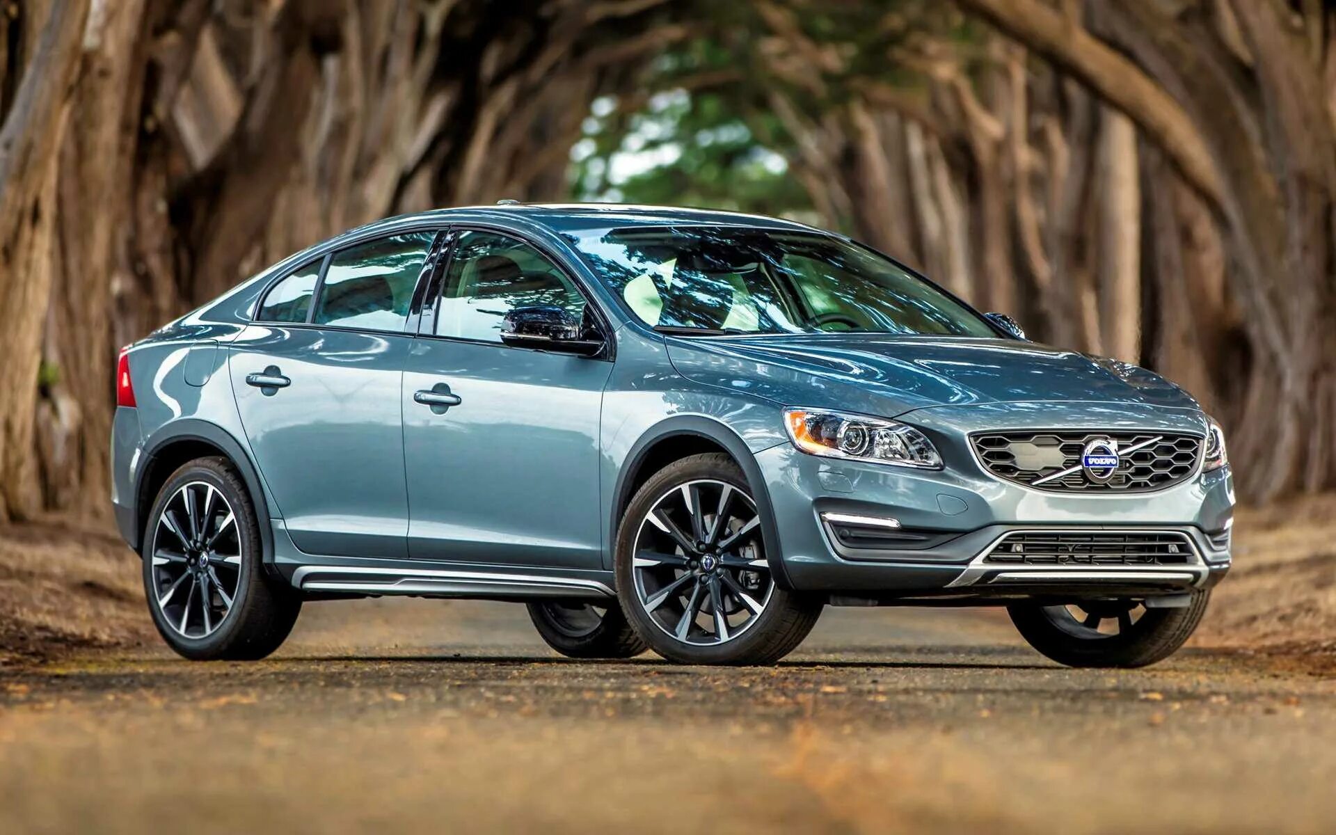 Седаны с полным приводом. Volvo Cross Country s60 2016. Вольво s60 Cross Country. Volvo s60 Cross. Volvo s60 Cross Country 2014.