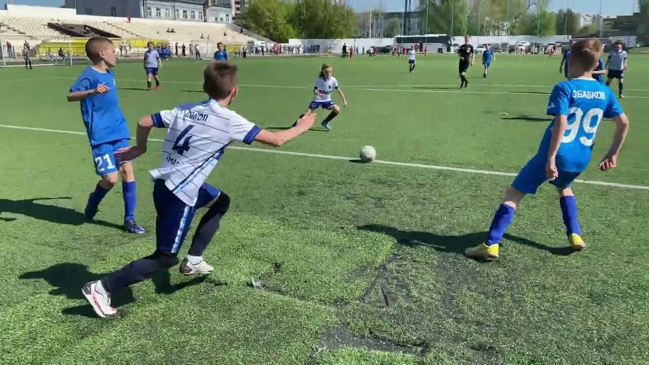 Балаково футбол. Локобол 2018. Соревнования по футболу 2011. Соревнования по футболу 2011. Фотоальбом команда футбольная детская.