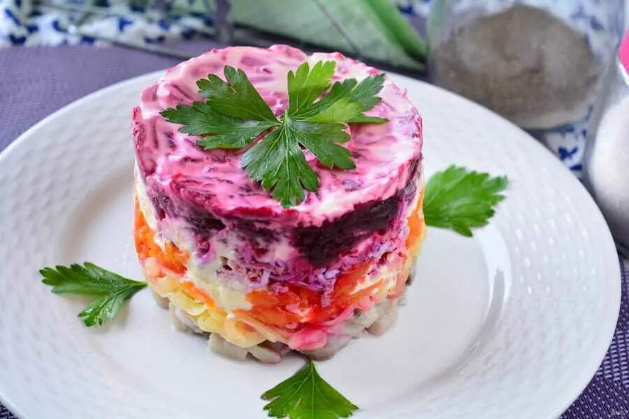 Какими слоями выкладывать селедку