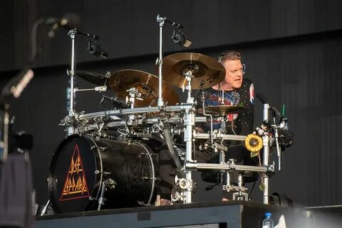 Барабанщик def leppard