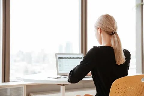Люди сидят без работы