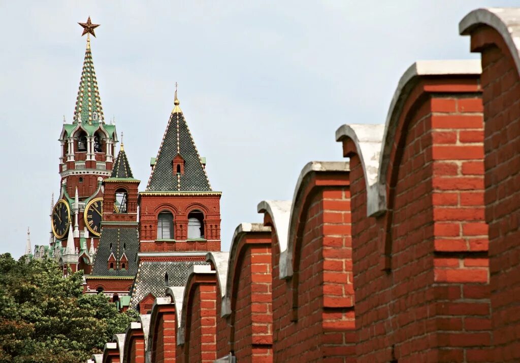 История спасской башни московского кремля. Звезда Спасской башни Кремля. Рубиновые звезды Московского Кремля. Кремлёвские звёзды Московский Кремль. Спасская башня Рубиновая звезда.