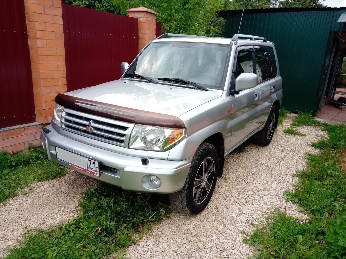 Паджеро пинин купить бу. Mitsubishi Pajero Pinin. Mitsubishi Pajero Пинин. Паджеро Пинин 2002. Митсубиси Паджеро Пинин серебристый.