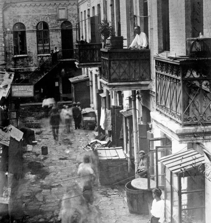 Миллионка владивосток история. Квартал миллионка владивосток. китайская миллионка владивосток. владивосток квартал миллионка история. китайский квартал владивосток миллионка.