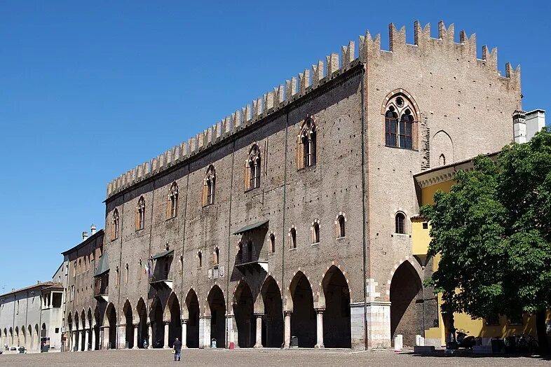 Фото дворца в мантуе Le stanze dell'ArtistA, гостиница, Via Chiassi, 29, Mantova Яндекс Карты