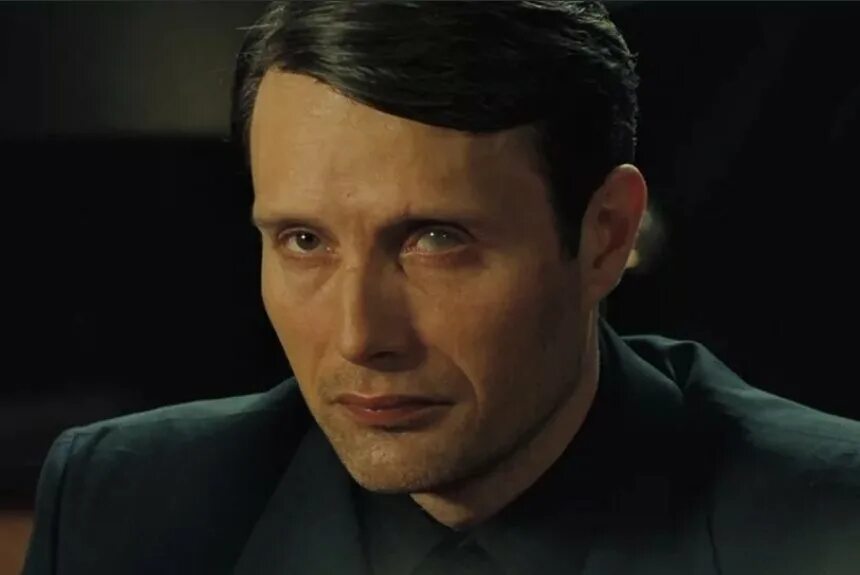 Злодеи бонда. Мистер уайт джеймс бонд. Злодеи бонда. Мадс миккельсен казино рояль. Ле шиффр.