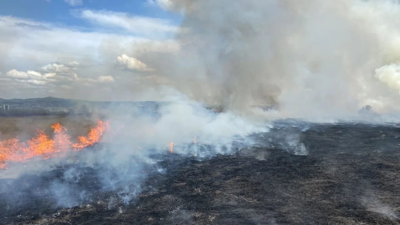 Пожар в улан удэ. Байкал дели пожары сотниково 15 декабря 2020. Пожар в жилом доме. Пожар на проспект автомобилистов. Пожар улан-удэ сегодня ночью в улан удэ.
