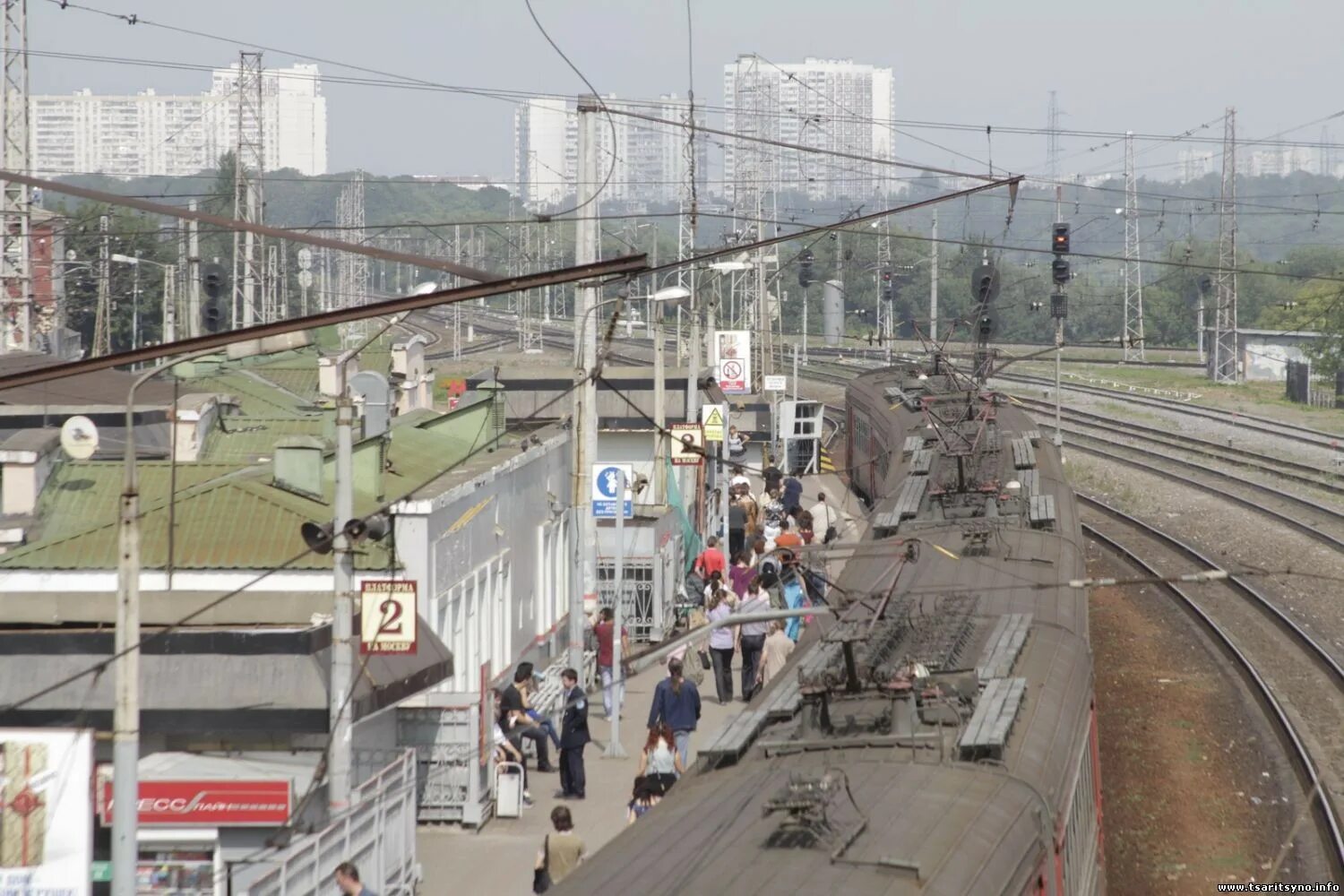 Электричка львовская царицыно на сегодня. Царицыно ЖД станция. Станция Царицыно электричка платформы. Царицыно станция МЖД). Царицыно станция электрички платформа 4.