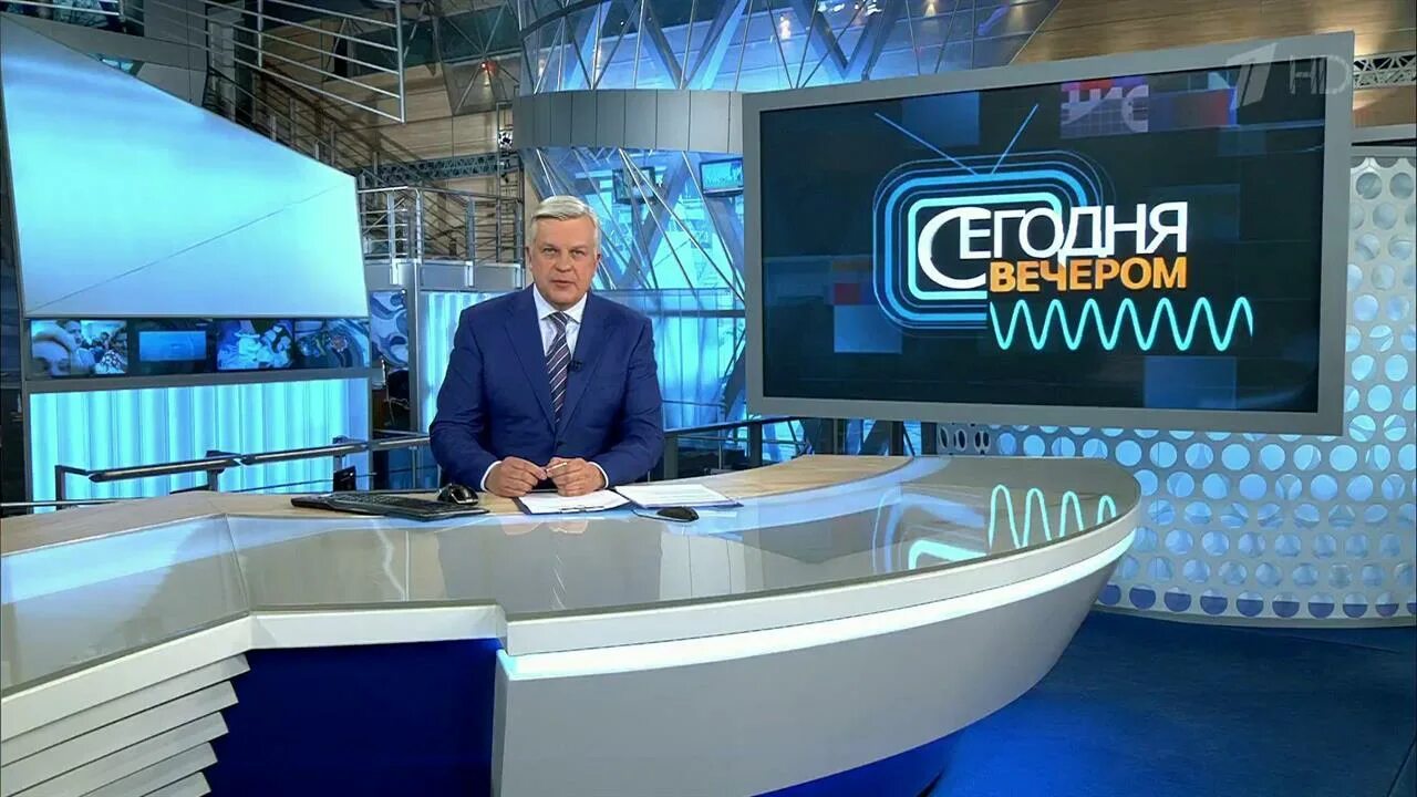 Кирилл клейменов 2003. Андрей ухарев ведущий. Россия 2 киселев. Вечерние новости с субтитрами. Новости 1 канал.
