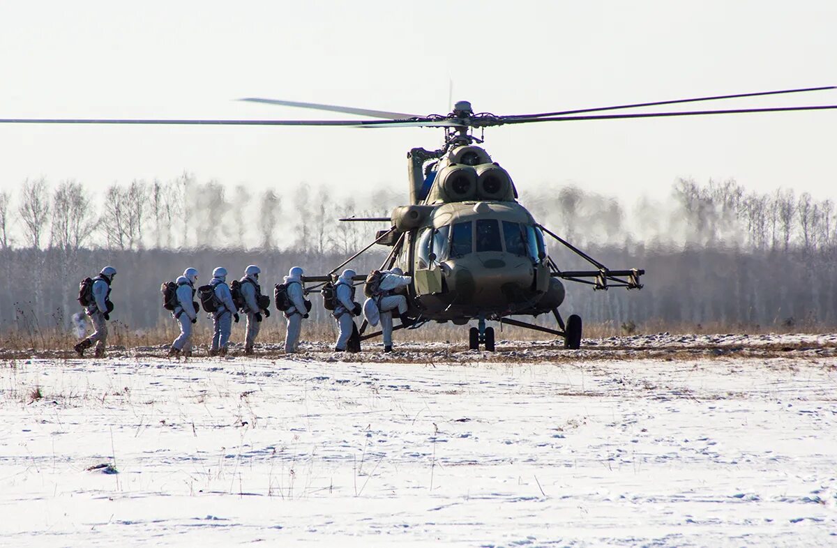 Десантный вертолет ми8. Вертолет ми-8амтш-Вн. Ми-8 вертолет ВДВ. Десантирование с вертолета ми-8.